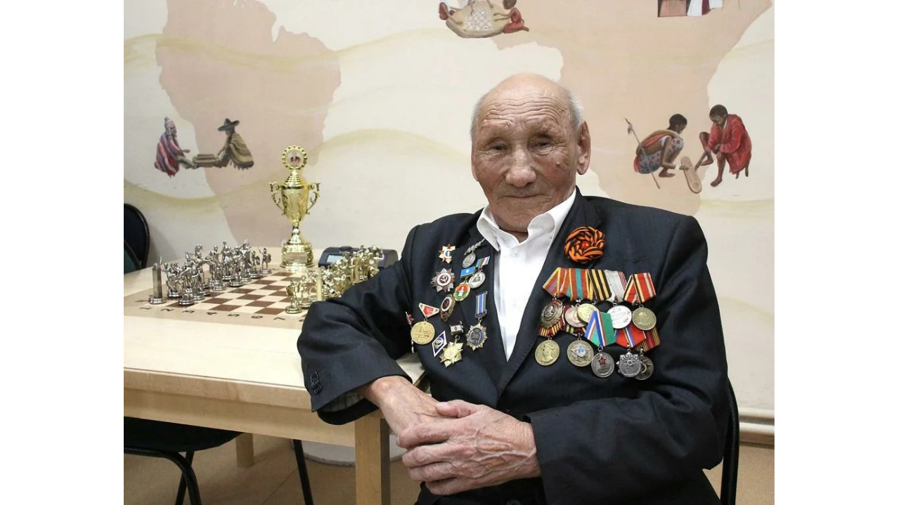 Ветеран Великой Отечественной войны Наум Трифонович Слепцов